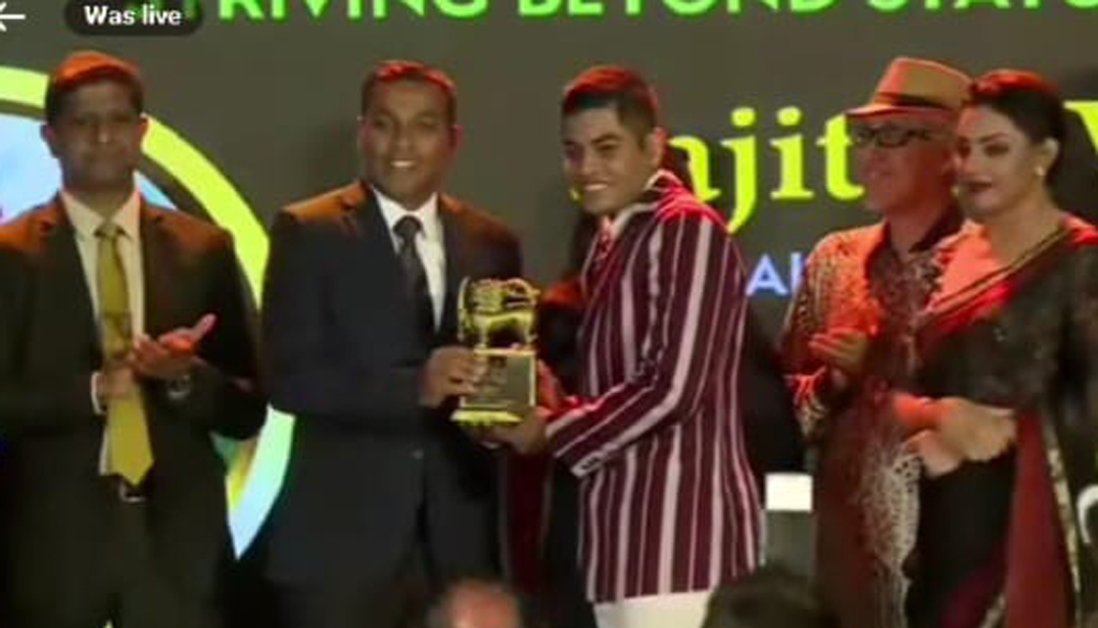 Nalanda’s Sajitha Vithanage – Best Allrounder and Best Student at Youth Top 40 New Generation Asia Awards